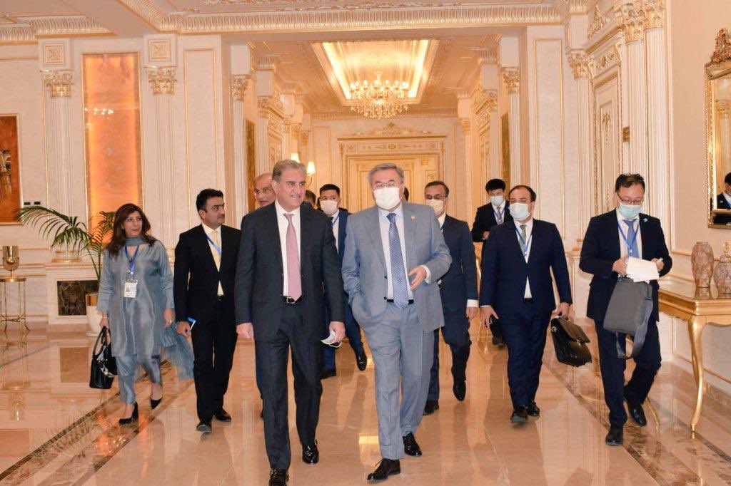 aishafarooqui7's tweet photo. Walking in for bilateral meeting with FM of Kazakhstan #SCOCFM https://t.co/fHkA2g6bGx