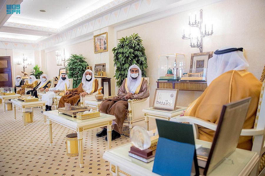 سمو أمير القصيم يتسّلم التقرير السنوي للرئاسة العامة لهيئة الأمر بالمعروف والنهي عن المنكر.
spa.gov.sa/2258641
#واس_عام