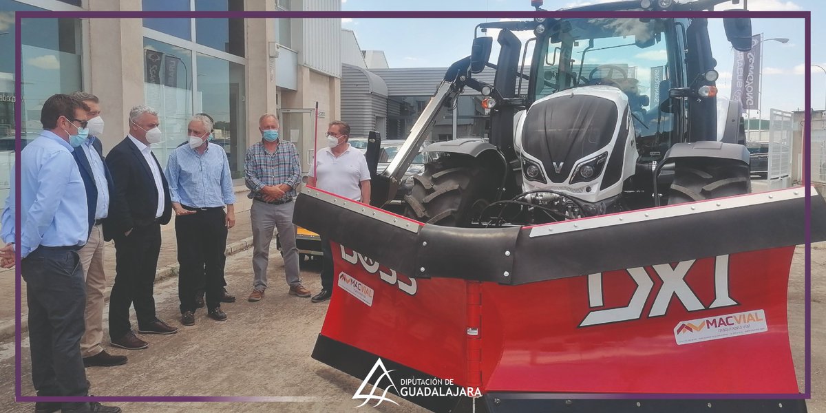 ➕Incorporamos nuevo equipamiento para mejorar los servicios que prestamos a la provincia

🚜Hemos adquirido un tractor para desbroce que además está preparado para hacer de quitanieves

🌱El vehículo se incorpora a los tres que ya estaban trabajando en la limpieza de carreteras