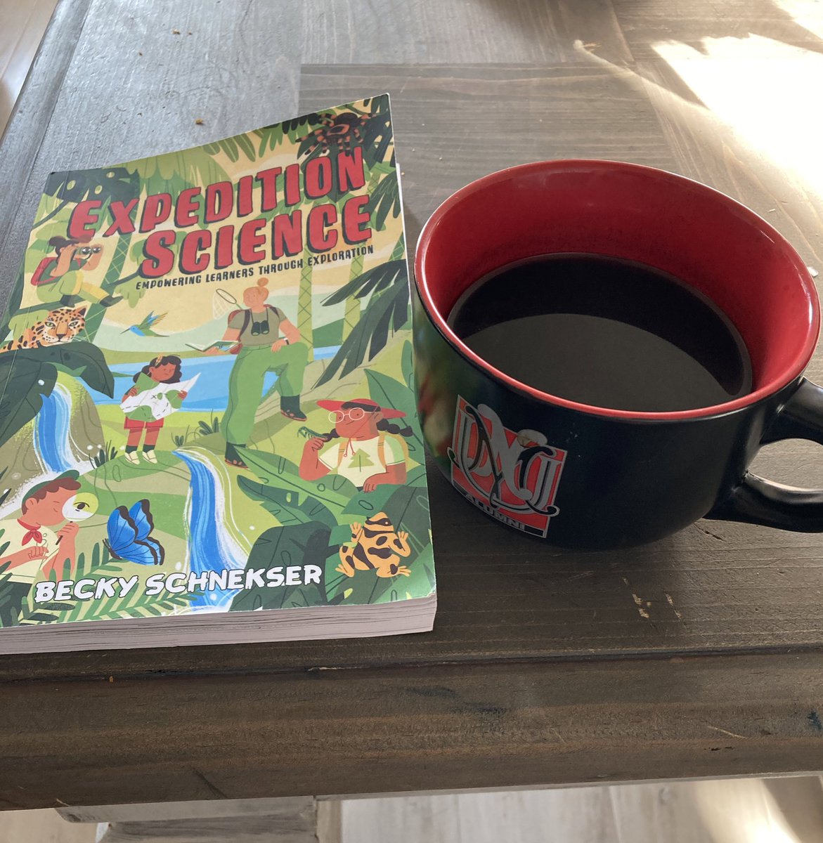 The morning run is complete. Now it’s time for coffee and reading.

#ExpeditionScience #expeditionschnekser #FitLeaders #TeacherFit #RunLAP #reading #coffee