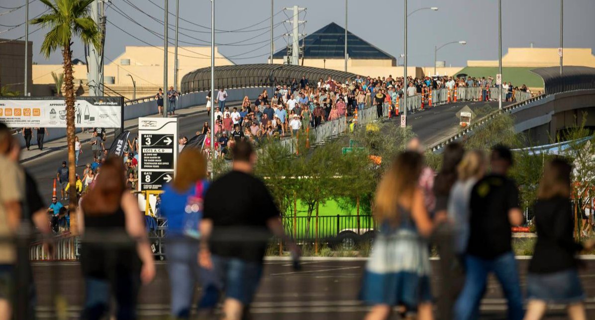 . traffic sluggish at Garth Brooks concert →