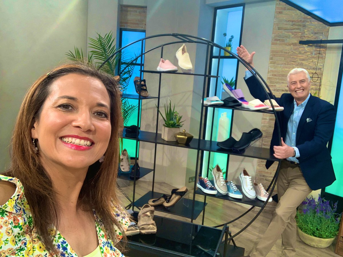 sarahbookertv's tweet photo. On @qvcuk shortly with the lovely @dalefranklintv 3pm on @qvcstyle channel with Everyday Footwear๐lots of treats for your feet from @Earth_Spirit_UK @SKECHERS_UK @Moda_Shoes & more! Catch you 3pm on #qvcukstylechannel
#qvcuk #workingwithqvc #ad #Wednesday #Wednesdayvibes https://t.co/Hhxgl1Sj6E