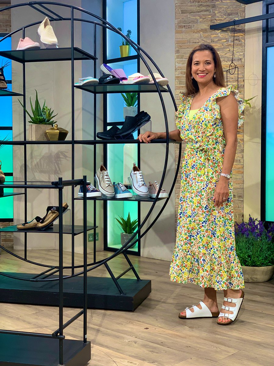 sarahbookertv's tweet photo. On @qvcuk shortly with the lovely @dalefranklintv 3pm on @qvcstyle channel with Everyday Footwear๐lots of treats for your feet from @Earth_Spirit_UK @SKECHERS_UK @Moda_Shoes & more! Catch you 3pm on #qvcukstylechannel
#qvcuk #workingwithqvc #ad #Wednesday #Wednesdayvibes https://t.co/Hhxgl1Sj6E