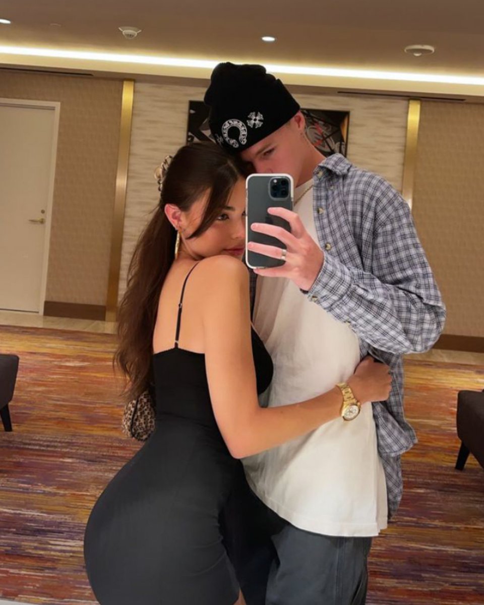 picsofaustin's tweet photo. soulmates. https://t.co/3ujQtpNO8I