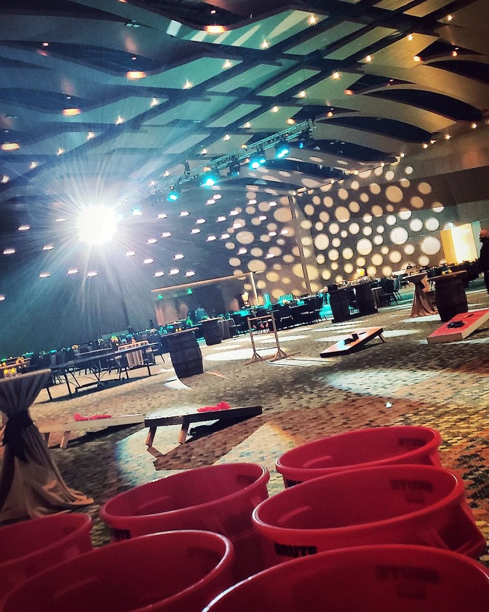 musiccitycenter's tweet photo. Food, drinks, billiards, dueling pianos, and games -- #AgReliant, you sure know how to throw a party! π
Thanks for choosing the #MCC to host your July Kickoff Event! https://t.co/0tjYou2baw