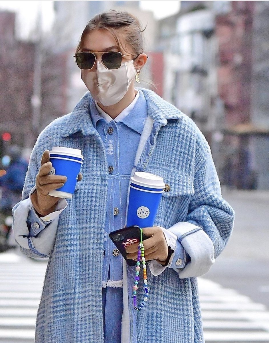 phone strap da Gigi Hadid voltou em pouquíssimas unidades ✨🙌🏻
👉🏻 R$50