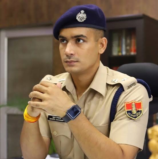 youngwarriors_T's tweet photo. नशे के खिलाफ जिला पुलिस की चल रही जबरदस्त कार्रवाही के लिए बहुत बहुत आभार |नशा विनाश की जड़ है,युवाओ सहित हजारो परिवारों के घरो को उजड़ने से बचाने के लिए हमें पुलिस कप्तान @ips_mridul Jee &amp; @KarauliPoliceपर फक्र है,हमारी पवित्र दुआओं का एक छोटा प्रयास "ग्रेट सलूट फॉर करौली पुलिस" https://t.co/eySVMer1Zy