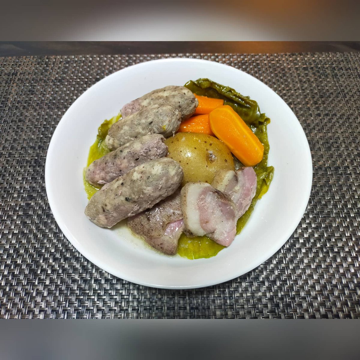 食戟のレンヤ アニメ飯研究家 幼女戦記 2期放送決定祝福 異世界モノのアニメ飯再現は初です アニメ飯 漫画飯 マンガ飯 アニメ好きと繋がりたい 料理好きと繋がりたい 自家製ソーセージの作り方も記載してます T Co