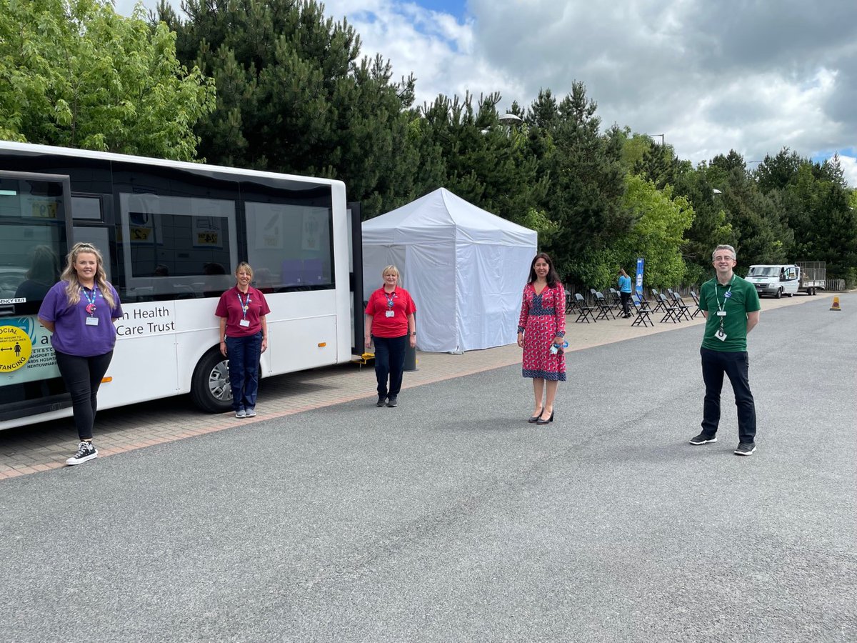 Chief Executive, Roisin Coulter, pays a visit to our Vaccination Bus today at Holywood Exchange.

Roisin is keen to encourage young people to avail of this fantastic opportunity to #GetTheJabDone

The vaccination bus will be at Holywood Exchange today and tomorrow, 11am-7pm.