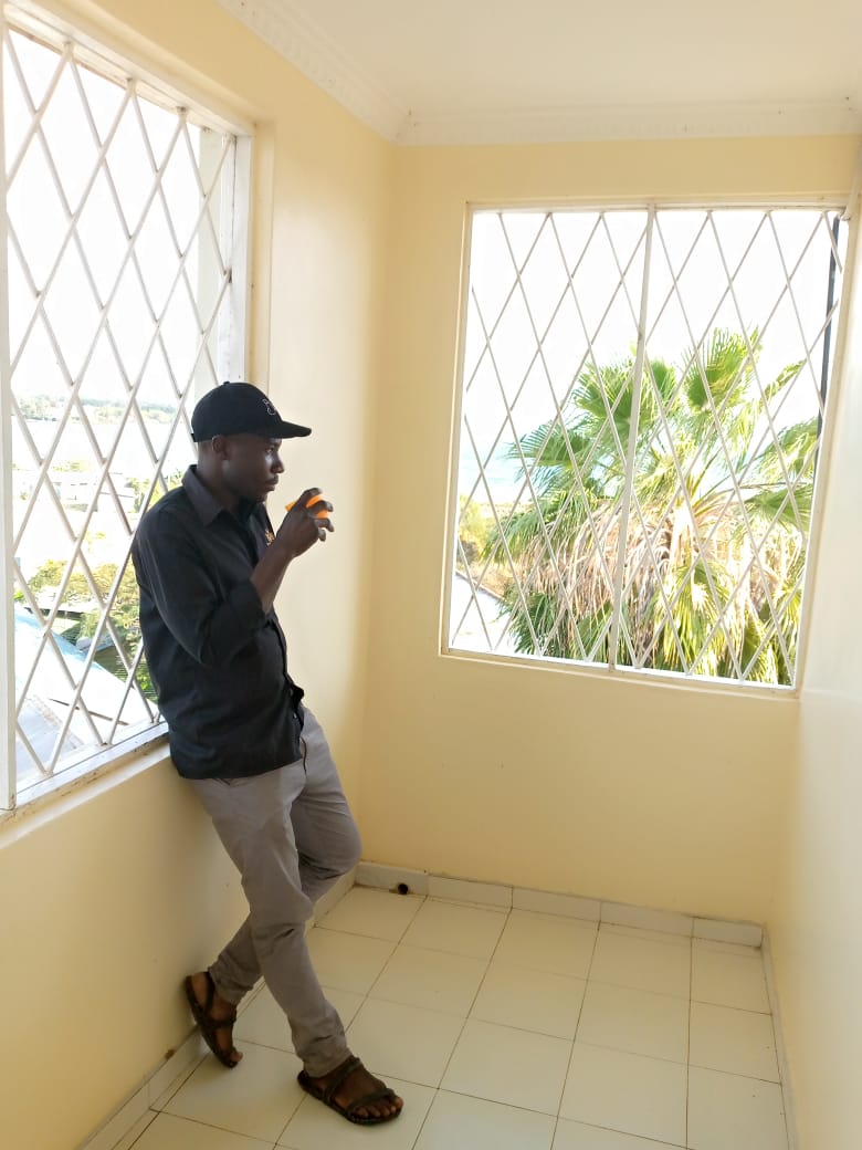 Mwemuze's tweet photo. At the second floor of rusinga guest house overlooking the hills in mfangono island Kwa akina @silasjakakimba
#TembeaChula
#Mbita
#Rusinga
#Mfangano https://t.co/PQWSpiqH7h