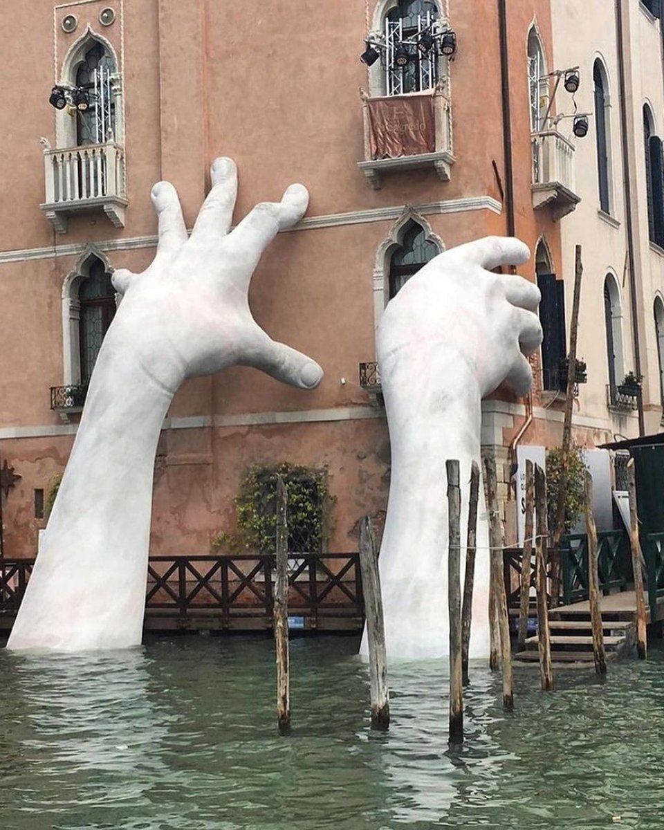 Les sculptures de Lorenzo Quinn à Venise 🇮🇹