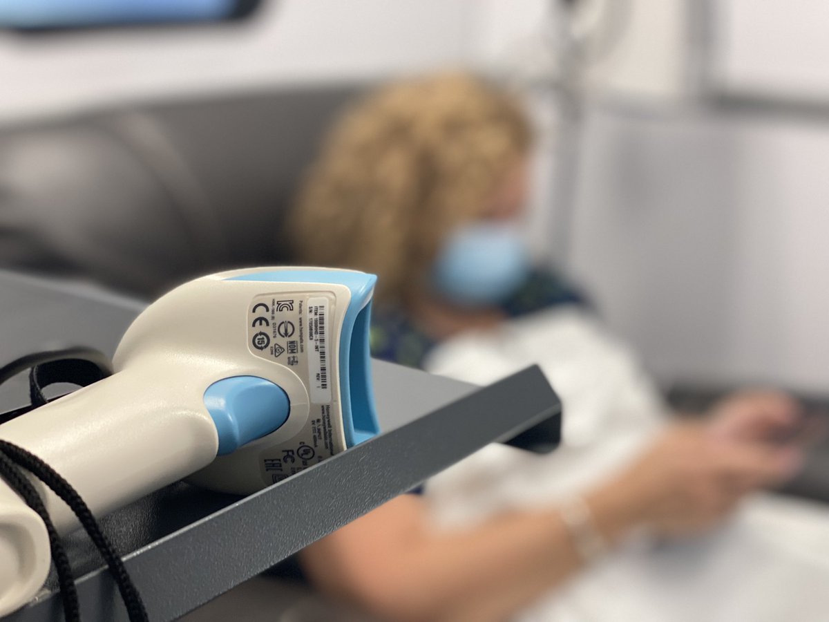 ScottMcDonnell_'s tweet photo. “This morning we saw our first patient. We brought her in &amp; infused the antibody, she did fabulous"

🔹New COVID-19 &amp; Delta variant fighting ➡️ mobile lab at @umassmemorial 

🔹Funded by HHS - lab can provide monoclonal antibodies (mAb) to 8 patients a day

🔹latest @boston25 https://t.co/N1HFBBA9uI