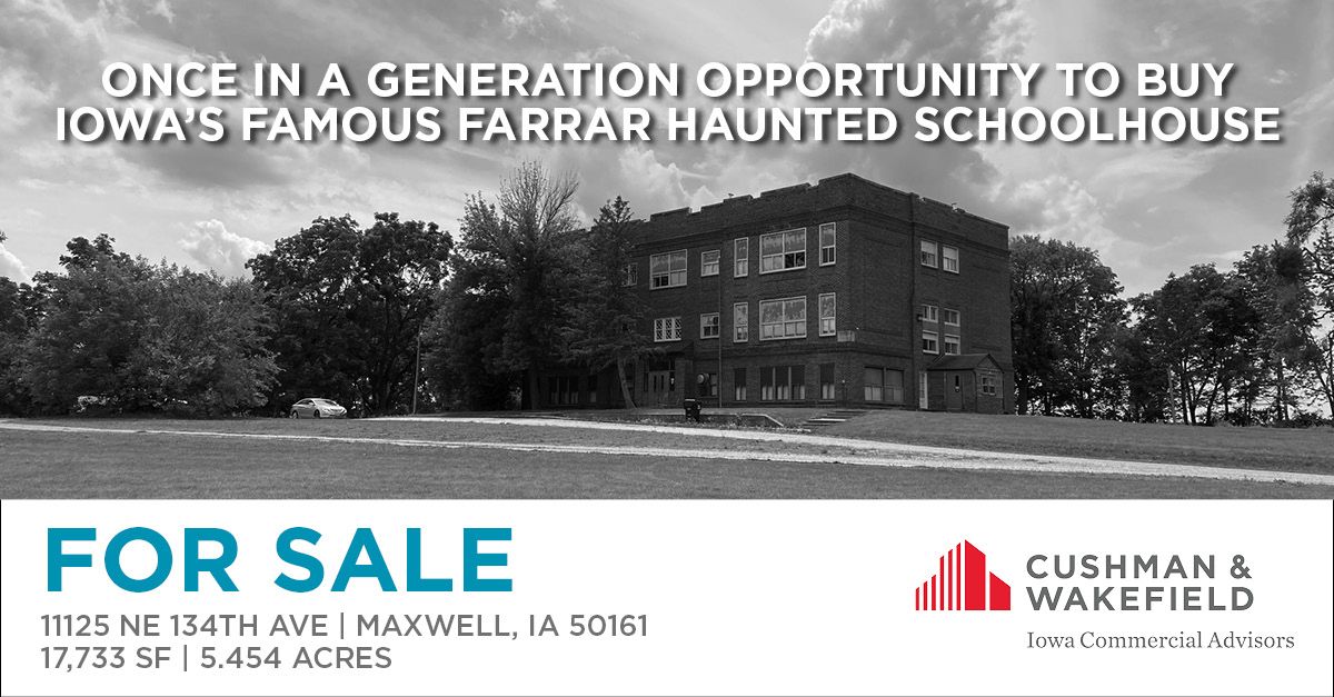 IowaCommAdvsr's tweet image. You have heard about it and now is your chance to own it! The famous Farrar Schoolhouse, a known #haunted location visited by dozen of Paranormal Groups and individuals is #ForSale. Contact Mark Timmins &amp;amp; Jordan Bouslog for more information! buff.ly/3icoy7a