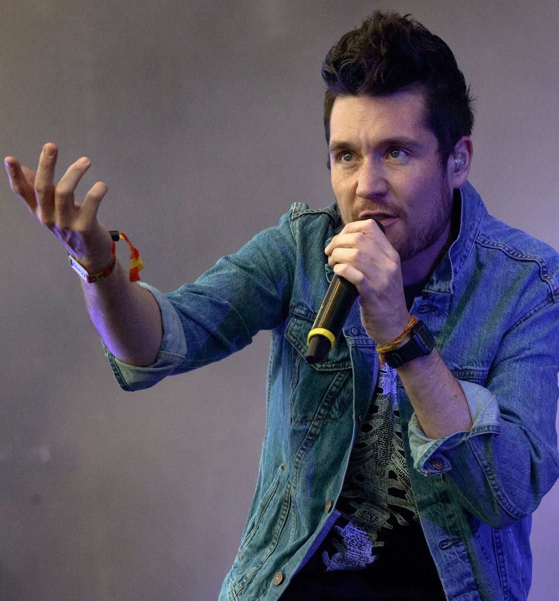 WORLDMUSICAWARD's tweet image. Happy Birthday to #Bastille&apos;s very talented #DanSmith! 👨‍🎤🎸🥁🎂🍾🎁🎉☀️👑
facebook.com/worldmusicawar…