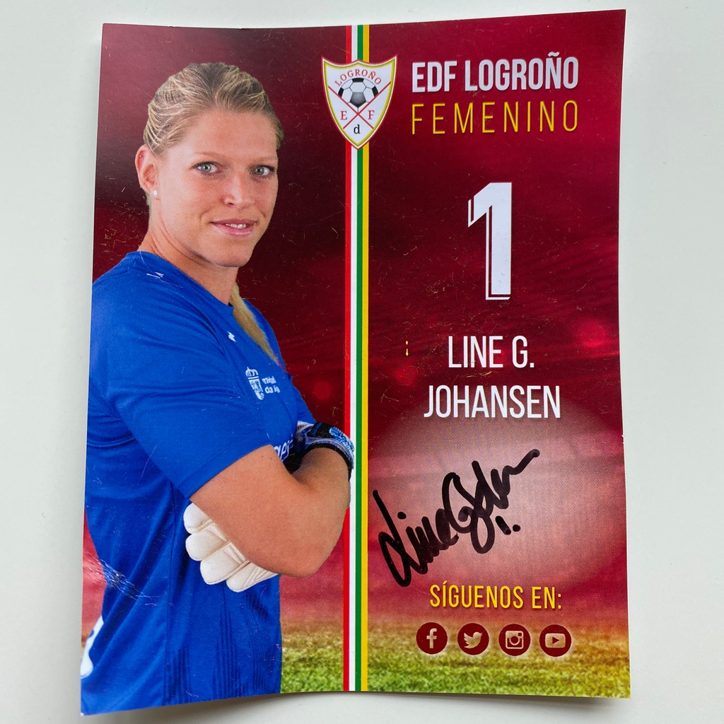 The One Goal (@theonegoalorg) on Twitter photo .<a href="/linejohansengk/">Line G. Johansen</a> - Danish footballer who plays as a goalkeeper for the Denmark women's national team and <a href="/fortunahjorring/">Fortuna Hjørring</a> - donated her signed gloves to support our partner's projects.
Check out our link below to start bidding on this wonderful item.
l8r.it/rlEs .<a href="/linejohansengk/">Line G. Johansen</a> - Danish footballer who plays as a goalkeeper for the Denmark women's national team and <a href="/fortunahjorring/">Fortuna Hjørring</a> - donated her signed gloves to support our partner's projects.
Check out our link below to start bidding on this wonderful item.
l8r.it/rlEs