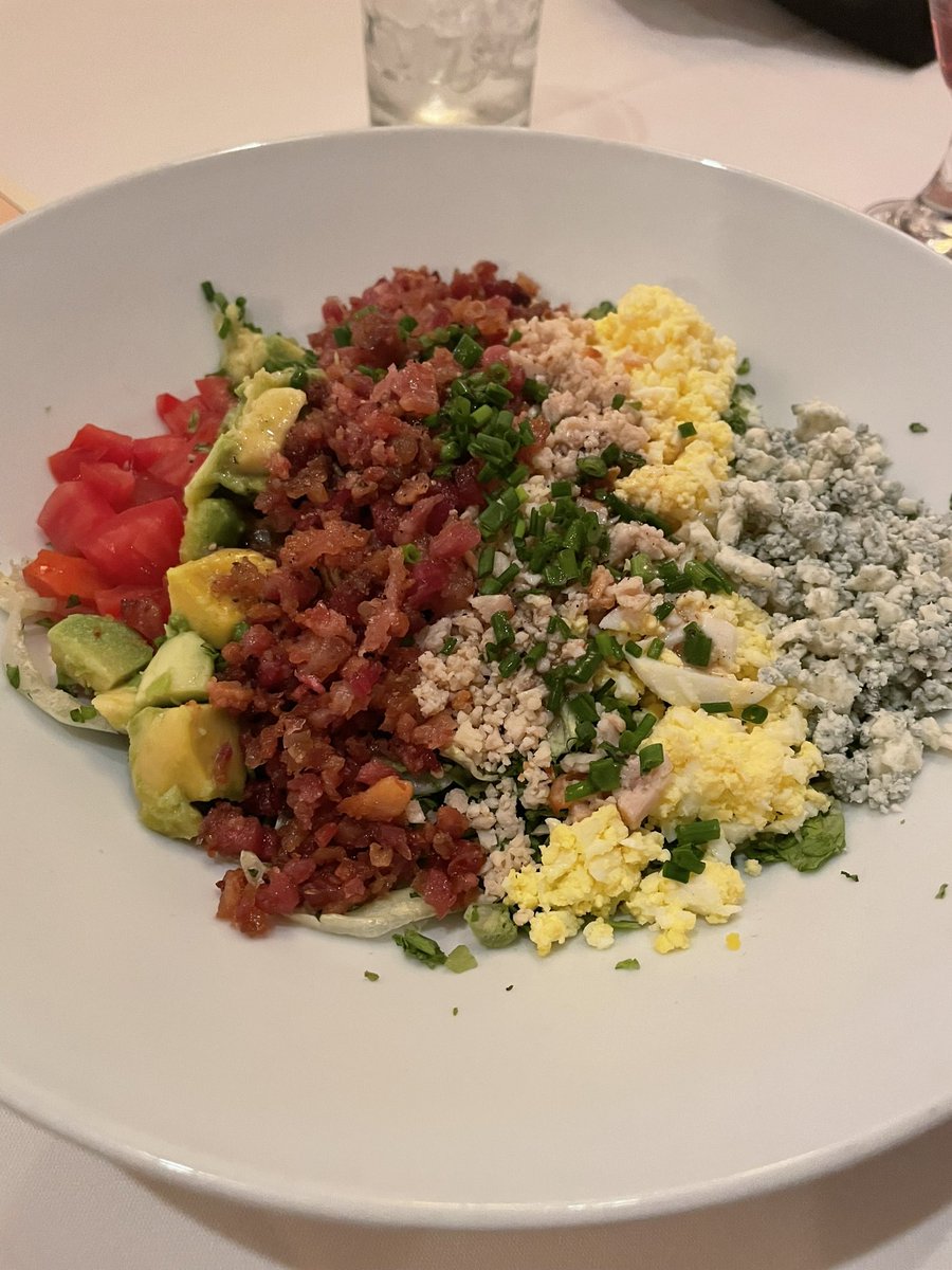 Michelle_OWDWT's tweet image. Who’s ready for a special lunch at Hollywood Brown Derby at Disney’s Hollywood Studios!  Let’s not forget that awesome Grapefruit Cake!  #onlywdworldtravel #disneyworld #disney #disneyfood #hollywoodstudios