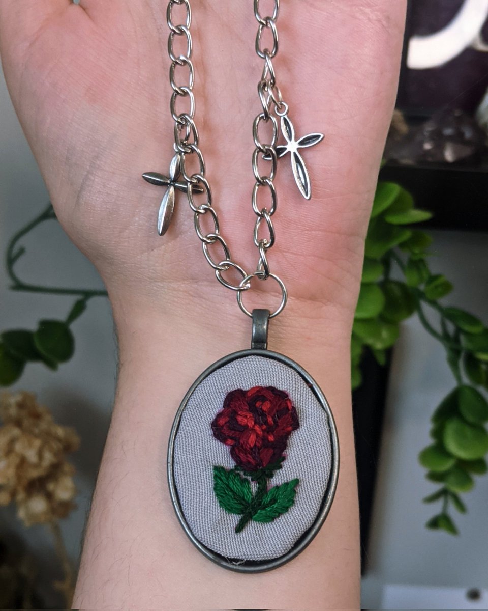 Look how beautiful she issssss