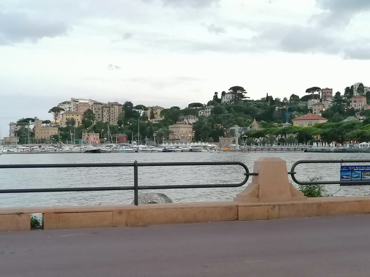 alevarone's tweet photo. Dove sono?
#esono43
#Issimeriunite
Fotoreportage più tardi!!! https://t.co/GbLR0Yanuq