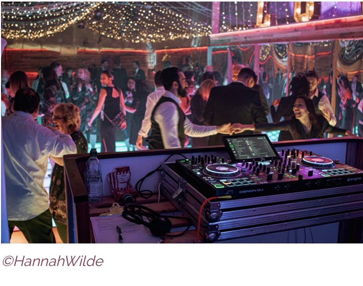 As they say, music is the food of love. 🎶 

So when it comes to choosing the music for your wedding it’s worth giving it a bit of thought. 

Here’s our guide to picking the best music for your wedding. #wedding #music

ashbarton.com/blog/great-mus…