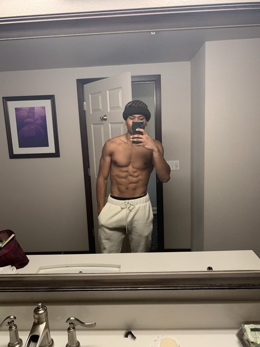 Yo where are all the bang busses at ??? 😡😡 Tell me why last night I was walkin down town lookin for one<a href="/tag/sadlynoluck"class="tags"><span>#sadlynoluck</span></a>