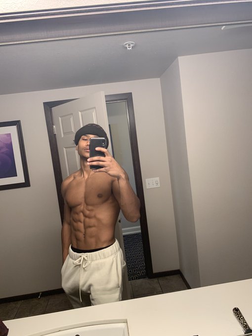 Yo where are all the bang busses at ??? 😡😡 Tell me why last night I was walkin down town lookin for one<a href="/tag/sadlynoluck"class="tags"><span>#sadlynoluck</span></a>