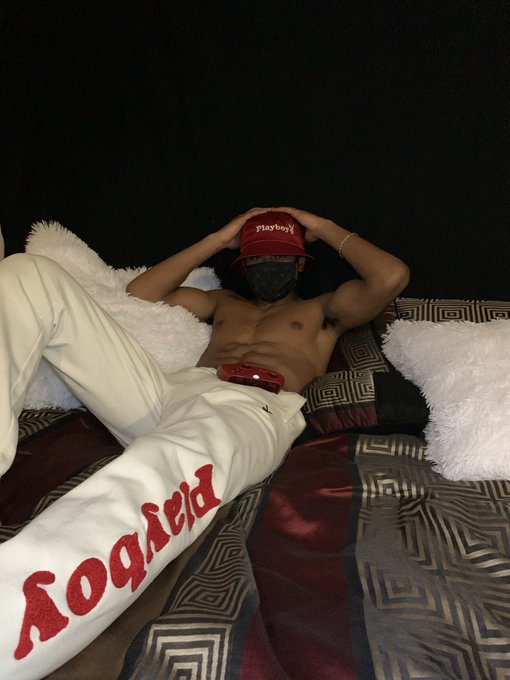 For all the Suga mamas I&rsquo;m Far from shy and I got a lot of time shoot ya shot 😈👅🤪💯 https://t.co/RTuT