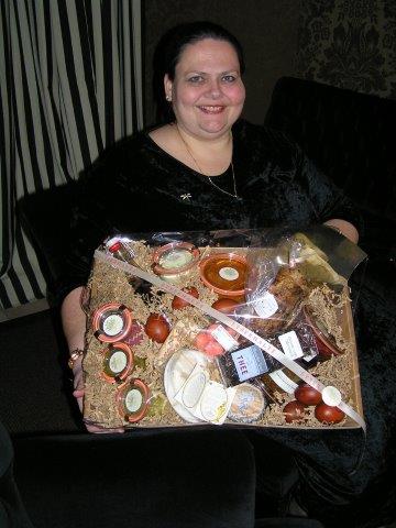 wat was dat jaren geleden een rijkelijk gevulde mand met streekproducten topnodge van het limburgse heuvelland, in eys, eyserhalte!

YUMMY IN MY TUMMY!!!