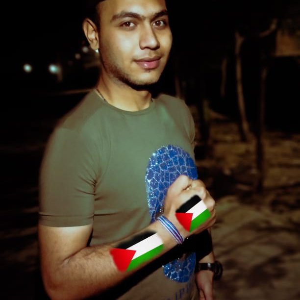 Modi473's tweet image. #صورة_ملف_شخصي_جديدة
فلسطين دوله وانا فرد منك❤️
ازاي يجيلك قلب متحطش  قلب يسط!