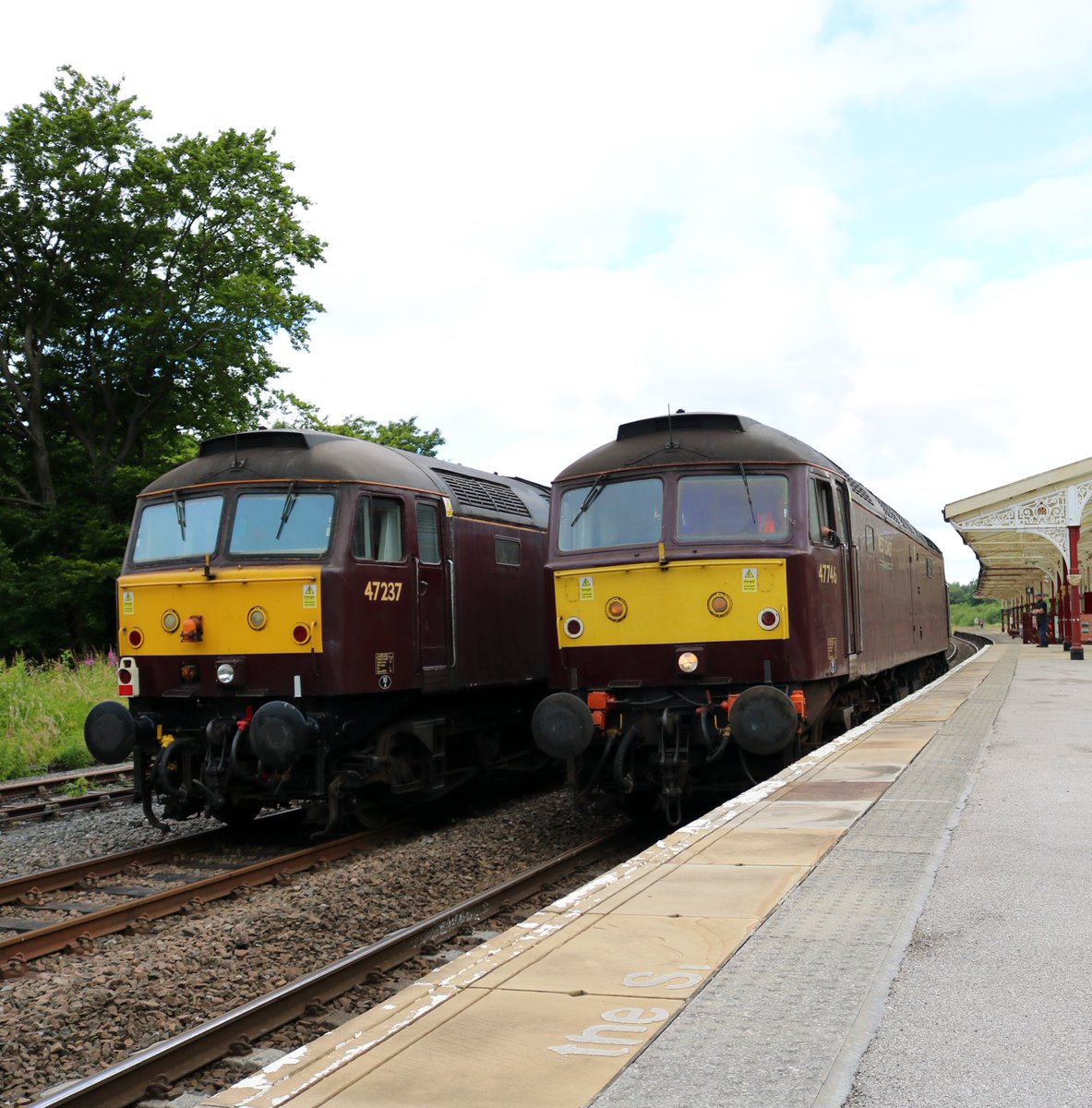 Class 47’s 47746 ‘Chris Fudge 20.7.70 - 22.6.10’ & 47237 manoeuvre at Hellifield station after bringing in ‘The Dalesman’ railtour from Chester (13/07/21) #diesellocomotive #diesel #class47 #westcoastrailway