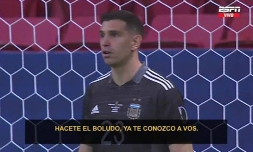 TezcatStorm's tweet photo. cuando el Zeus ve al Raimon perdiendo 0-3 a falta de 2 minutos: https://t.co/IMzhpZO2ae