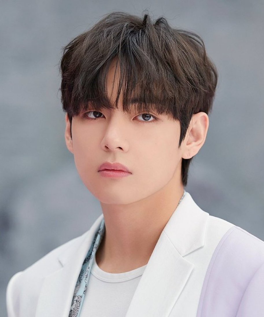 Taekook72270268's tweet photo. if Jungkook V hyung said beyond imagination, Yup it's true that V is always charming and always stunning 😎🥰💜
#KimTaehyung #TAEHYUNG #ForbesWinnerTaehyung #TOPMODELV #뷔 #bts https://t.co/mITAI7j9L1