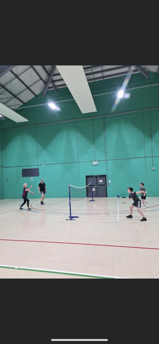 Court hire is available every day here at The Clanfield Centre! 

Available for badminton, table tennis or  entire hall hire is available for 5 A side, netball and many other activities. 
To find our timetable and book online please use this link: clanfieldcentre.co.uk/timetable