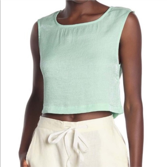 sharingposh's tweet photo. So good I had to share! Check out all the items I'm loving on @Poshmarkapp #poshmark #fashion #style #shopmycloset #michaelkors #onia #charlotterusse: https://t.co/YT45xjEzod https://t.co/728EeFTRwd