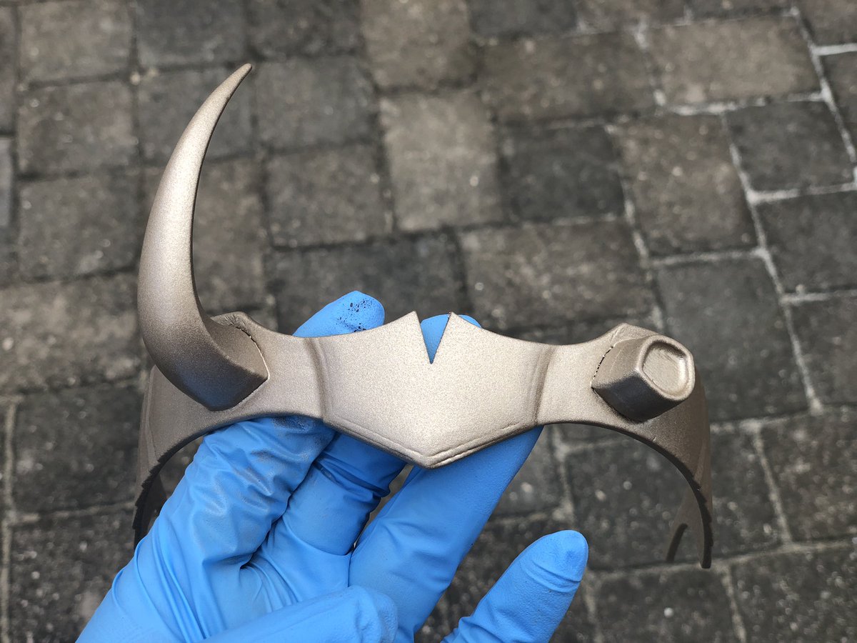 I’ve got the gold coat down on my Sylvie crown. Waiting for it to dry and then I’m going to attempt weathering it. Model by <a href="/_andyvalentine/">Andy Valentine</a> #Loki #Sylvie #Marvel #3Dprinting