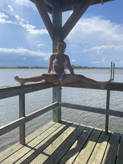 Me trying to be flexible https://t.co/wEzqTtJGOd<a href="/tag/newprofilepic"class="tags"><span>#newprofilepic</span></a>