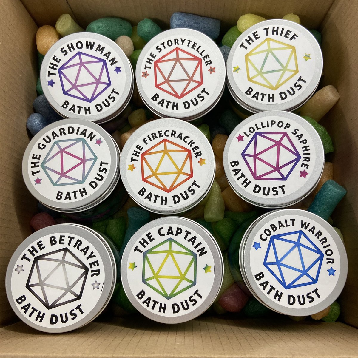 GeekyClean's tweet photo. These are so satisfying all lined up ready to post! #smallbusiness #bathdust #bathbombs https://t.co/Dr1vY7Niuj