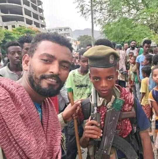Thom25906735's tweet photo. On the 1949 Geneva Conv. (1977, Art. 77.2) &amp; the Rome Statute of Z Int-Criminal Court 2002 all forbid state armed forces and non-state armed groups from #usingchildren under Z age of 15 directly in armed conflict technically "hostilities" is recognized as a #WarCrime 
#Ethiopia https://t.co/xdsfSi4owZ