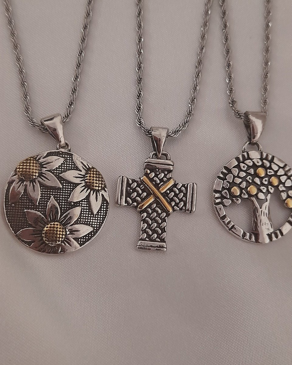 fausti_22's tweet photo. Holaaa, vendo accesorios(enchapados , acero quirúrgico, mochilas, bufandones, gorros,accesorios para el pelo y mucho más), los invito a  seguir mi página en instagram  imapactoaccesorios_
Me ayudan mucho si comparten 
Gracias 💖 https://t.co/JUqARHI6vG