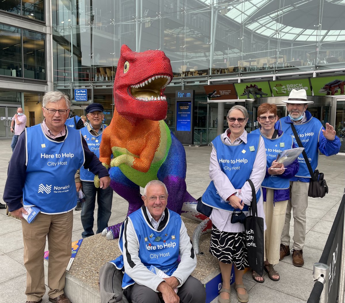 Hope you are having as much fun as we are with the dinosaurs #GoGoDiscover #summerfun #cityhosts #directions #information or just say 👋
@VisitNorwich @NorwichBIDUK @GoGoDiscover21 @TheForumNorwich