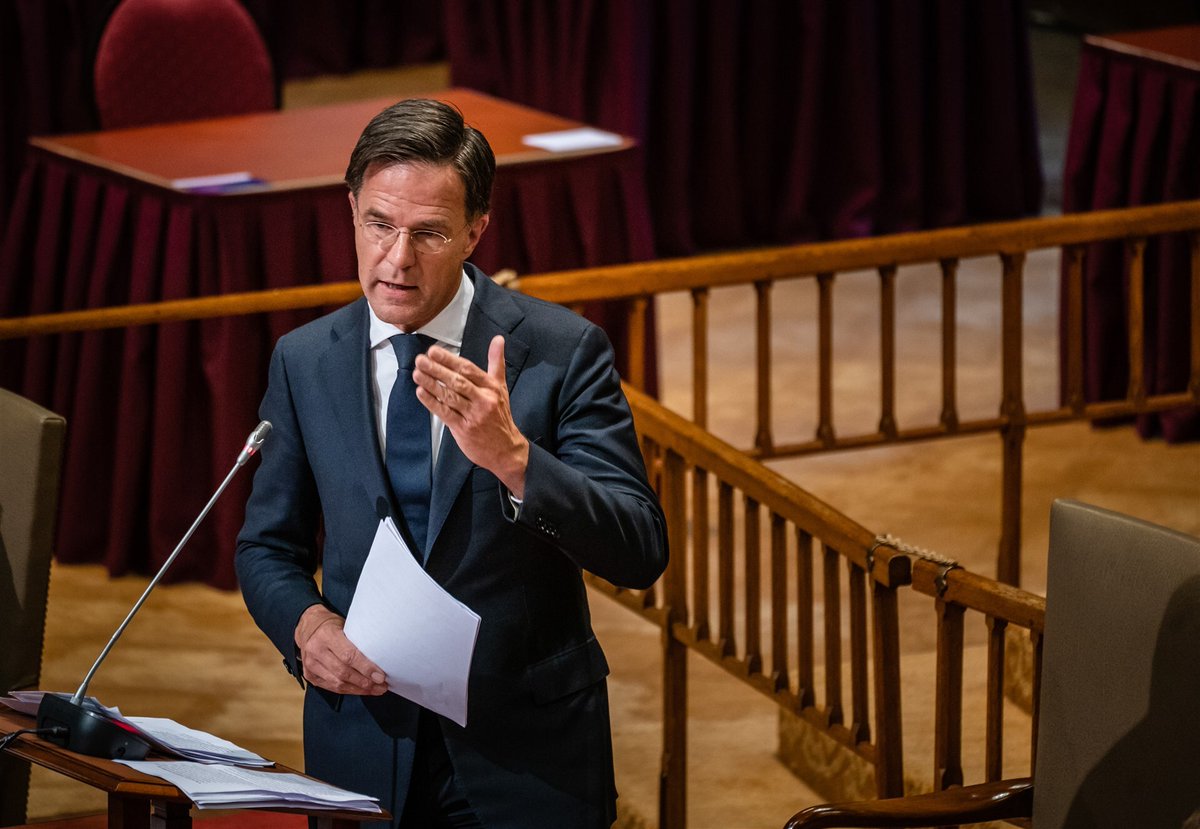 RTLnieuws's tweet photo. Rutte: terug naar advies om zoveel mogelijk thuis te werken | Liveblog https://t.co/uUXUA14cgp https://t.co/GnvTEDZh4h