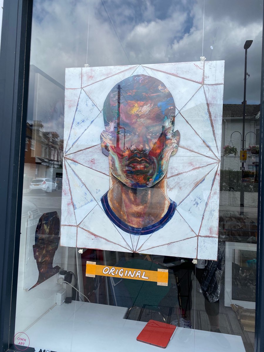 thebigmiddlepod's tweet photo. This display of gorgeousness near mine 
@BukayoSaka87 @MarcusRashford @Sanchooo10

 Direct from St George's Park to Churchfield Rd, LDN W3. 
 
Not for sale, says gallery owner Jewel @jgcontemporary, but call 0203 689 0518 if you've got a charity angle. 

Chapeau @matt_small_art💕 https://t.co/J08Pp3Ckvc