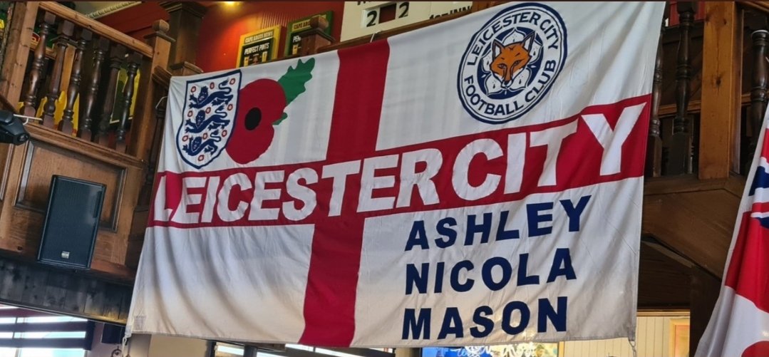 This flag was stolen from Wembley on Sunday. It belongs to a friend of mine, who also travels the world following 🏴󠁧󠁢󠁥󠁮󠁧󠁿. It is of no use to anyone else but is sentimental. Please EVERYONE RETWEET.