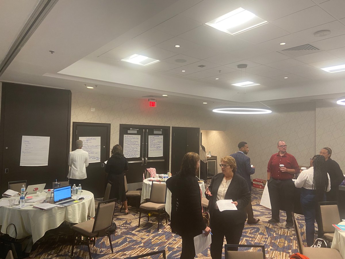 jasonabattle's tweet photo. High Reliability Schools utilizing Marzano Reaources with Toby Boss
#Richinstudentsuccess https://t.co/XDClvqh1q9