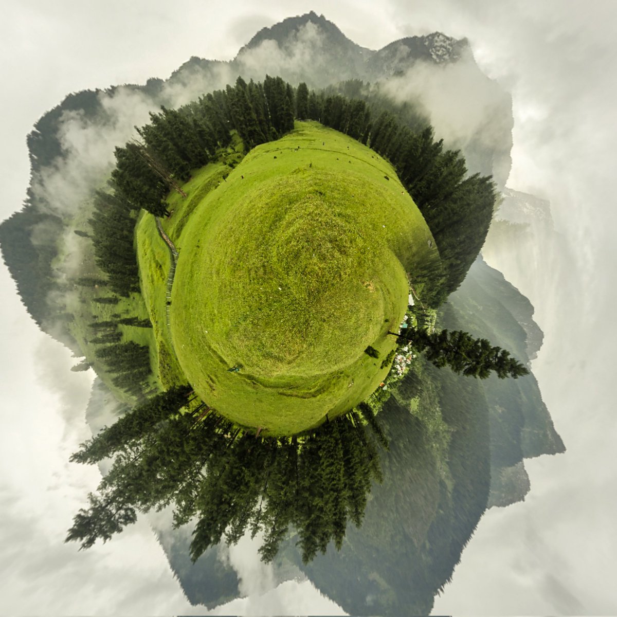ArfathNaseer's tweet photo. 360° aru valley 
#kashmir #india #beatyofkaahmir #montain https://t.co/AcNWL9IMoQ