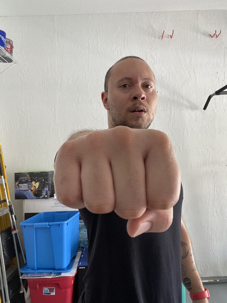 GyftedDim's tweet image. You woke up. You already did something positive! So pound it! Make today great 💪🏽 #LevelUp2021