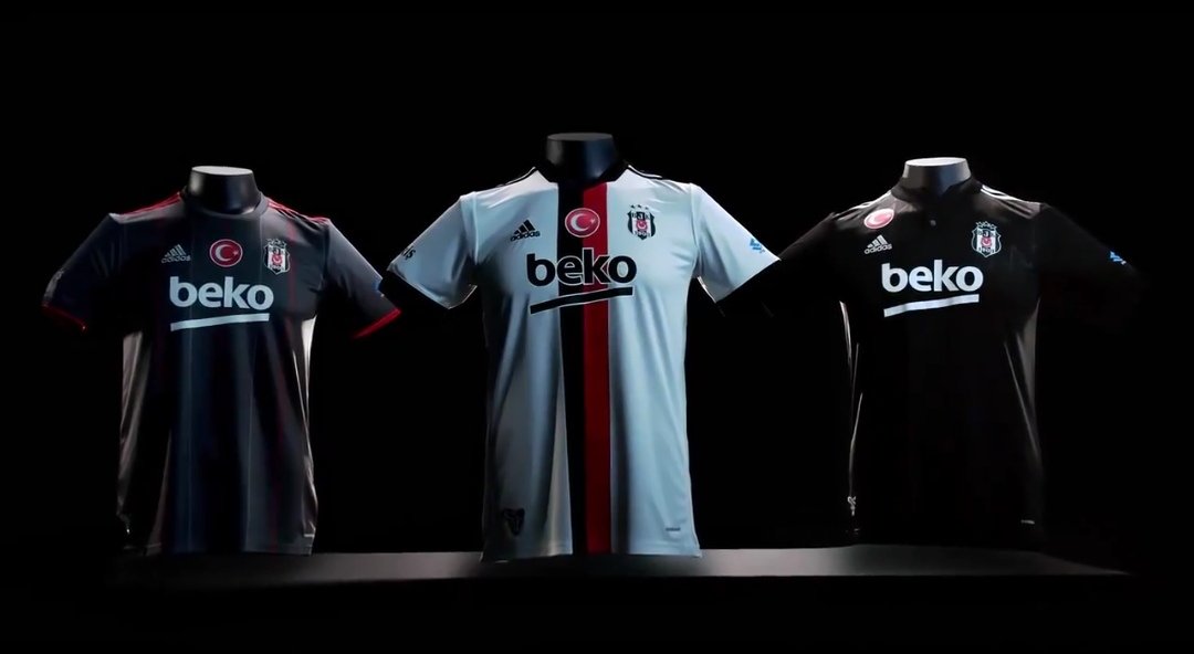 E6RNpaWWQAAMlmh?format=jpg&name=medium