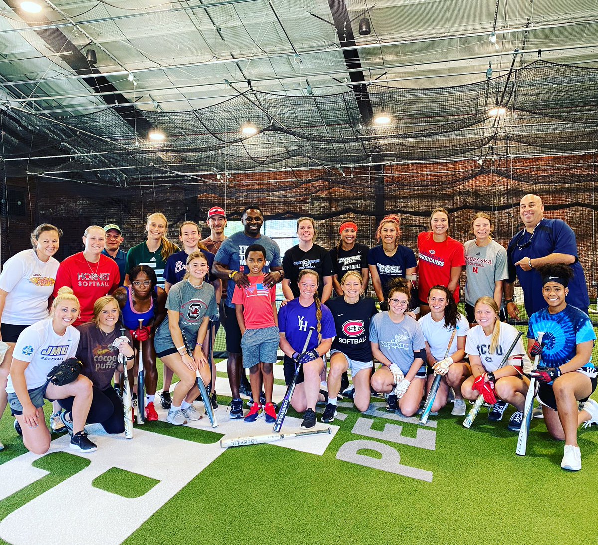 ervin_mack's tweet photo. It was truly an honor to deliver Bibles and a word with the ladies of the CCSL, fast pitch softball league, yesterday! Some super-talented ladies, open to using their platform for something greater! Thanks Coach Whitlock for the opportunity!
#TheFour
#FCAtakeover https://t.co/zX9USf7YEj