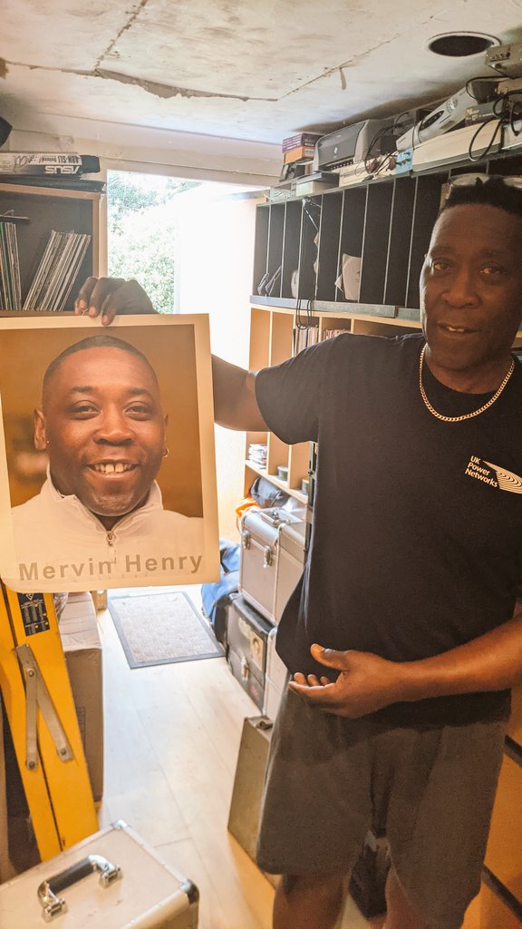 Caddy__T's tweet photo. This photo is @DADDYTURBO
Back when he hosted Ebony Eye w/ @Dawngerberbbc on @BBCSuffolk .
Merv is a power house, community driven & innovative.
From footballer to cult pirate radio output the story is 🔥. See his @jfergie_photo photo at #BlackSuffolk show.
AUDIO coming soon⚡ https://t.co/xKeVV7uQrp
