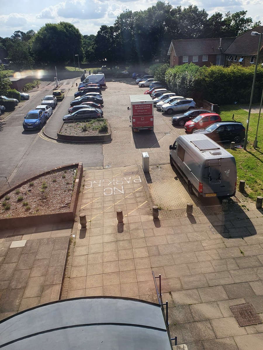 BooksLaidBare's tweet photo. @TheBHF hardly helpful when your delivery driver decides to abandon his van in the middle of the carpark, stopping everyone else from gaining access, but...apparently he had nowhere else to f*****g park?? Hope some blocks access to his parking space at home. https://t.co/K4H6v55JSy