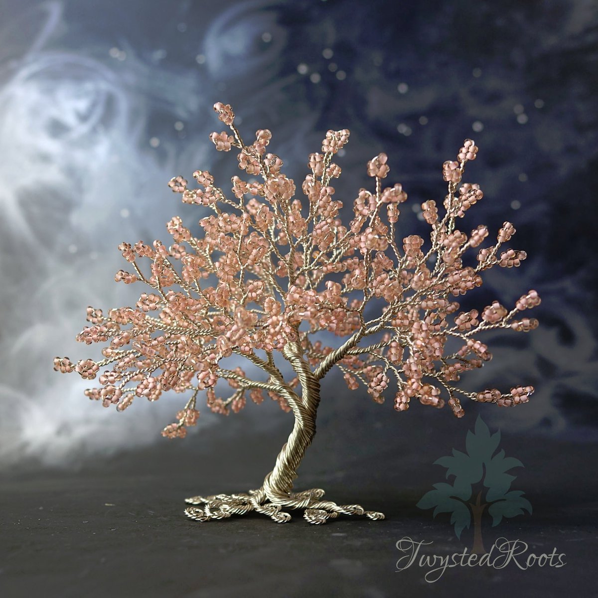 New tree photographed before heading off to big sons house.

Love that magical moment of getting the perfect angle of the thing you're photographing. If only that happened every time! 😁

This one will be appearing on the website on Friday 💗

#MHHSBD #ArtistOnTwitter